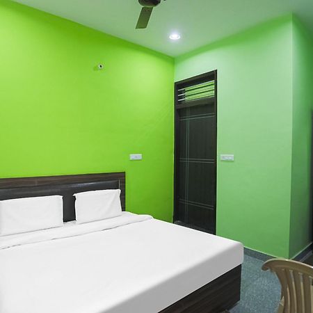 Capital O A-One Hotell Manesar Exteriör bild