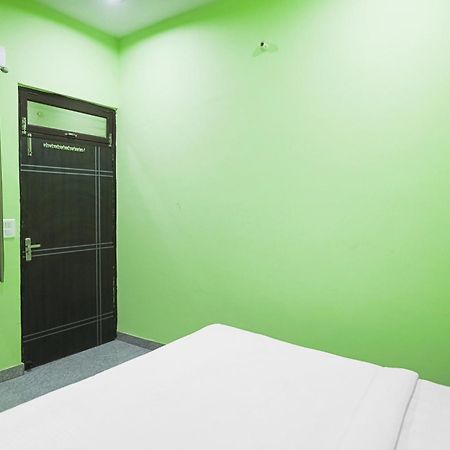 Capital O A-One Hotell Manesar Exteriör bild