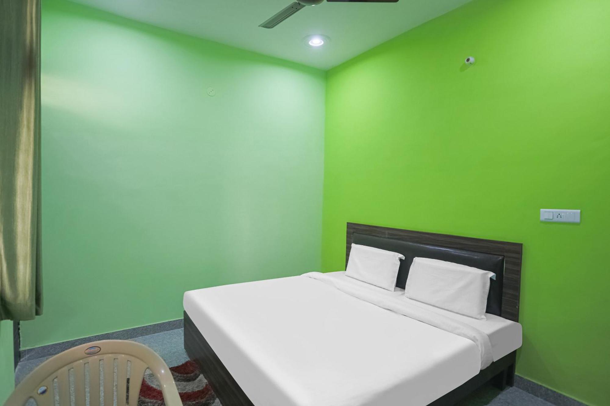 Capital O A-One Hotell Manesar Exteriör bild